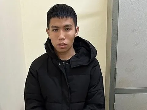 Thanh niên chui vào gầm giường chờ chủ nhà ngủ say rồi cướp tài sản