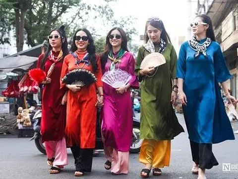 Đồng Nai: Muôn sắc xuân tại chợ truyền thống Biên Hòa