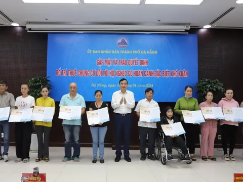 Đà Nẵng trao quyết định bố trí nhà ở cho hộ đặc biệt khó khăn