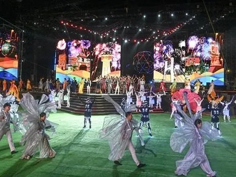 Lễ bế mạc Năm du lịch ở Bình Thuận: Âm thanh chưa đạt, thiếu chỗ ngồi