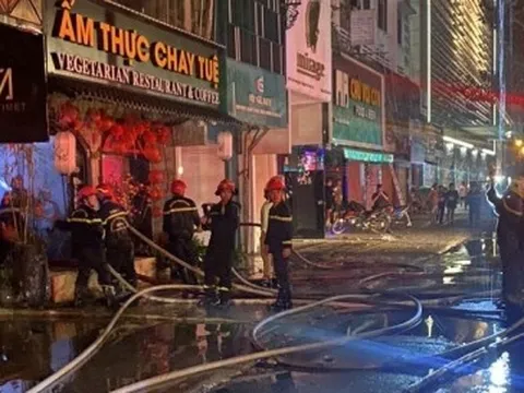 Cháy nhà hàng tại trung tâm TP.HCM