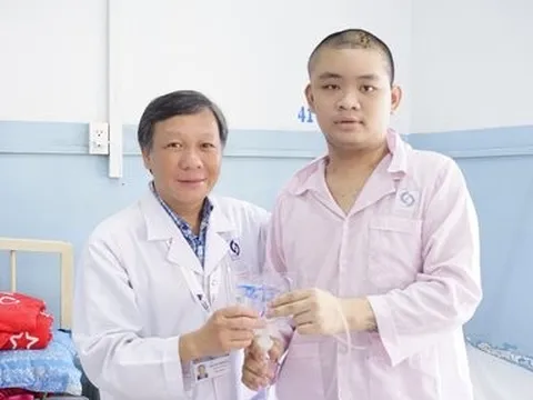 Hi hữu bệnh nhân u não lớn được cứu sống sau nhiều giờ phẫu thuật