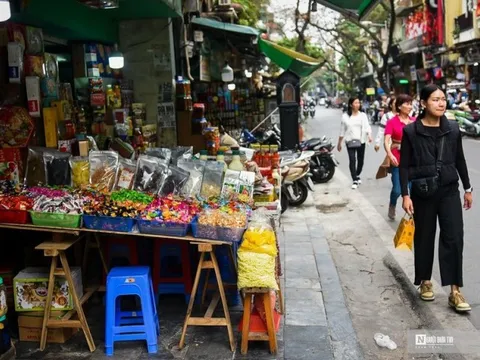 Hà Nội lên lộ trình thu phí vỉa hè