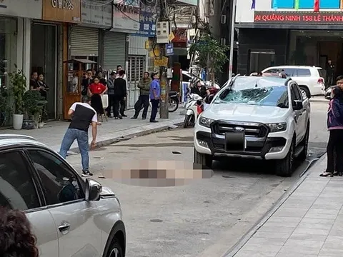 Quảng Ninh: Người phụ nữ tử vong nghi rơi từ tầng cao trúng ô tô