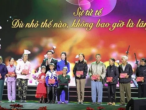 Chủ tịch Quốc hội dự chương trình “Tết vì người nghèo - Xuân Giáp Thìn năm 2024" tại Nghệ An