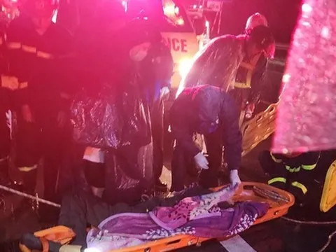 Tài xế buồn ngủ lái xe khách lao xuống vực trên cao tốc La Sơn - Túy Loan