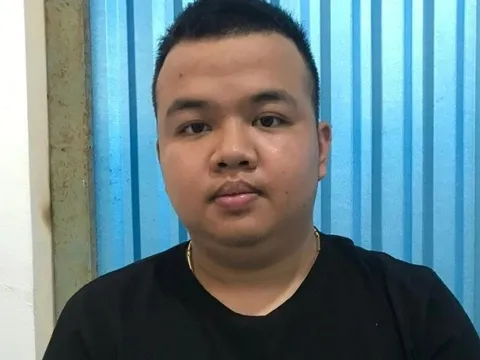 Giả danh công an, thanh niên yêu cầu chủ tài khoản hợp tác rút tiền "bẩn"