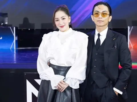 Khánh Thi cùng Phan Hiển dự sự kiện sau chuyến trị bệnh ở Singapore