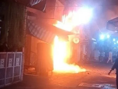 TP.HCM: Tiệm cắt tóc tan hoang sau đám cháy, 6 người nhanh trí thoát nạn