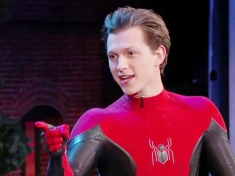 Sao nam được chuyển khoản gần 100 tỷ đồng nhờ trùng tên đồng nghiệp