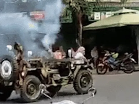 Bắt người đàn ông múa côn nhị khúc, lái xe Jeep gây náo loạn đường phố