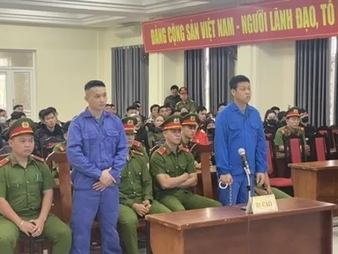 Mâu thuẫn tính tiền hát karaoke, nam nhân viên chém khách tử vong