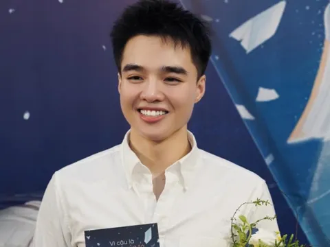 Tun Phạm lên tiếng xin lỗi vì dùng thơ của Lam