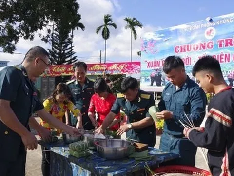 “Xuân canh trời, Tết biên cương, hải đảo” gắn kết tình quân dân