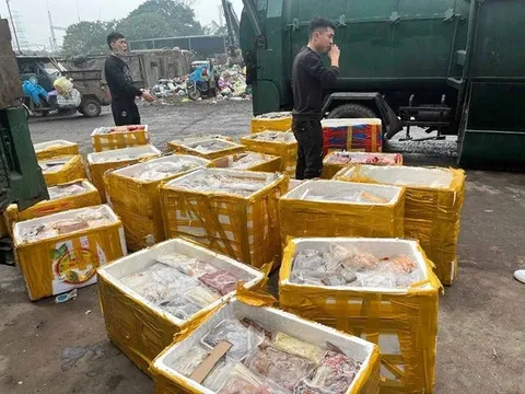 Hà Nội: Phát hiện 4 tấn mỡ nước, tóp mỡ không rõ xuất xứ