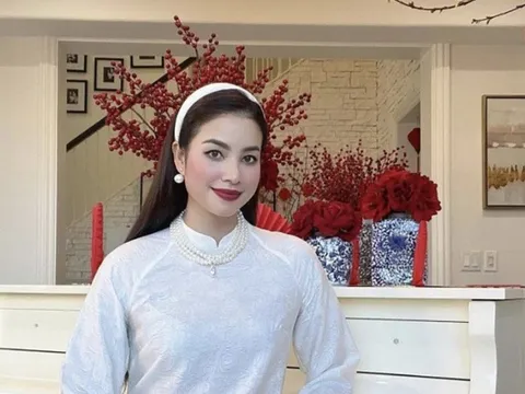 Biệt thự triệu đô ngập tràn không khí ngày Tết Việt của Hoa hậu Phạm Hương