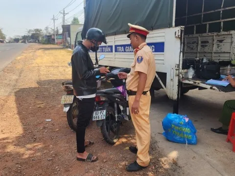 Bình Phước: CSGT bắn tốc độ trên QL14, nhiều người vi phạm