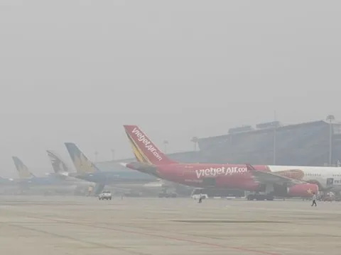 Sương mù dày đặc, hàng chục chuyến bay không thể hạ cánh tại Nội Bài