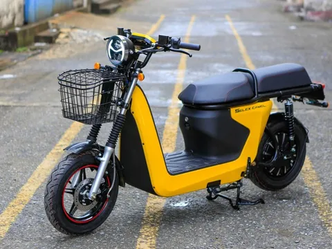 Tài xế giao nhận chỉ cần trả trước hơn 2 triệu đồng để mua xe máy điện Selex Motors