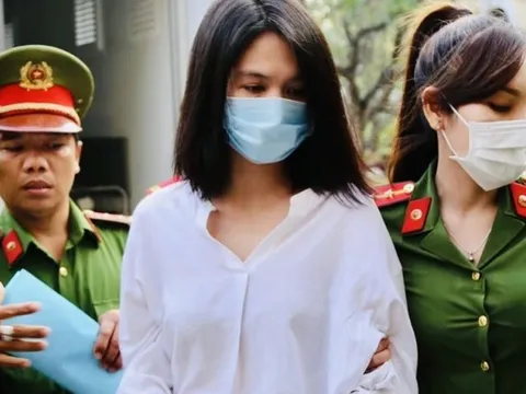 Hình ảnh đầu tiên của Ngọc Trinh tại phiên tòa sáng 2/2