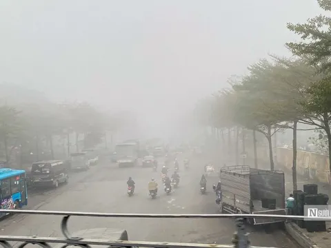 Sương mù dày đặc ở Hà Nội có phải ô nhiễm không khí?