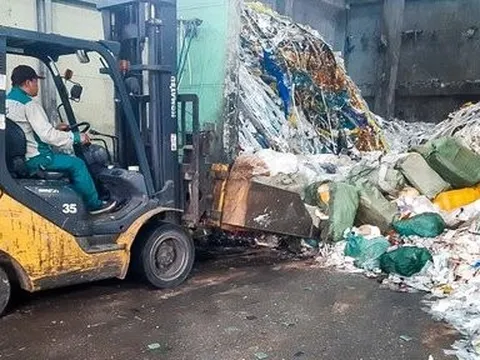 Bắc Ninh: Xử lý 2.500kg mỡ lợn lậu