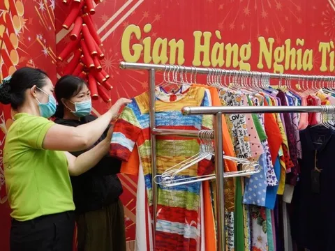 Ấm áp không khí ngày xuân tại đường hoa bệnh viện