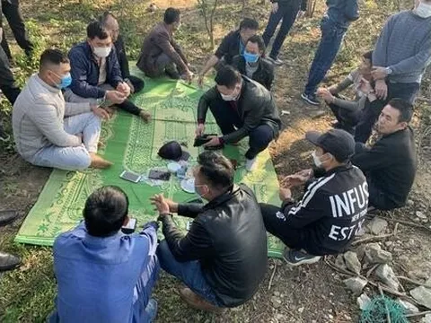 Triệt phá nhóm đối tượng đánh bạc trong lán trại