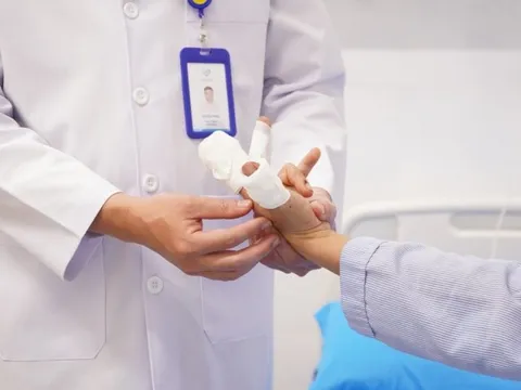 Quảng Nam: Nhiều bệnh nhân nát bàn tay do pháo nổ ngày sát Tết