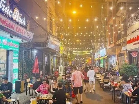 Độc đáo nét văn hóa ẩm thực đêm trên các tuyến phố đi bộ tại Hà Nội
