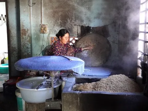 Bình Thuận: Làng nghề bánh tráng Phú Long tất bật vụ Tết