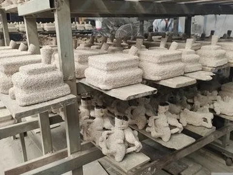 Làng đúc lư đồng hơn 100 năm tuổi “đỏ lửa” những ngày cận Tết