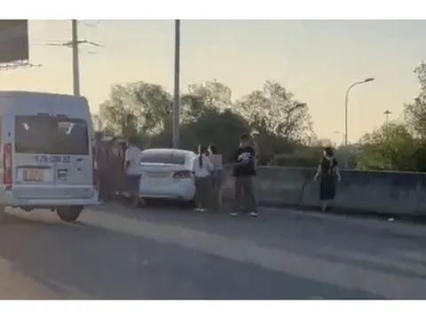 Va chạm liên hoàn, xe xếp hàng dài trên cao tốc TP HCM - Long Thành - Dầu Giây