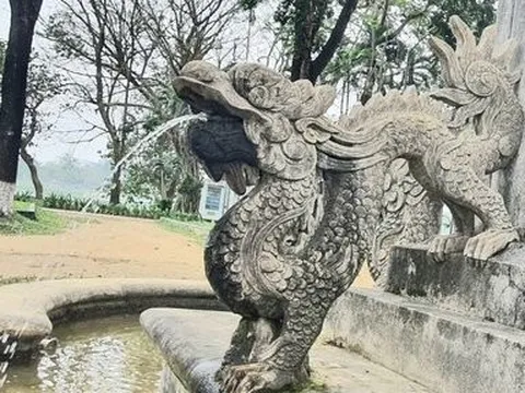Đầu năm Thìn, ngắm tượng rồng phun nước "độc nhất vô nhị" ở Huế