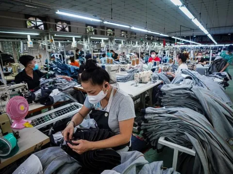 Công ty cho nghỉ Tết dài hơn quy định, NLĐ có được hưởng lương?