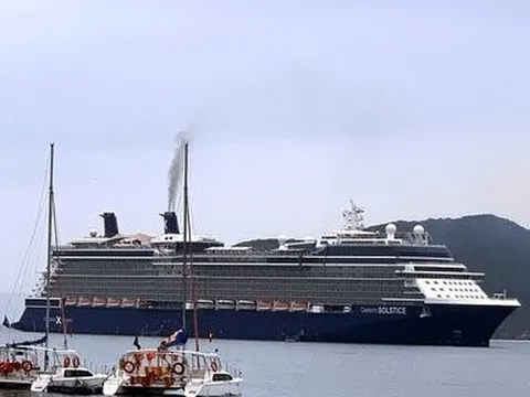Khánh Hòa đón tàu biển quốc tế Celebrity Solstice