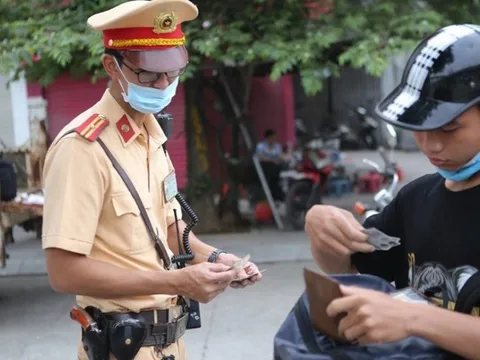 Từ nay, khi tham gia giao thông, người dân được hưởng một tiện ích chưa từng có