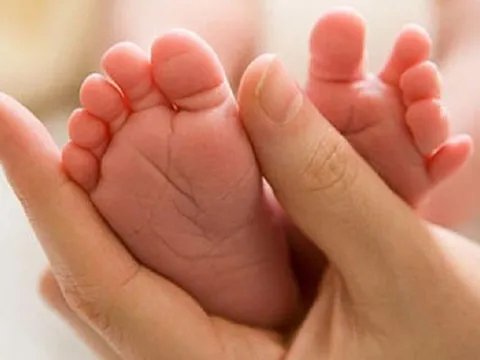 Chưa đăng ký kết hôn, làm khai sinh cho con có cần xét nghiệm ADN?