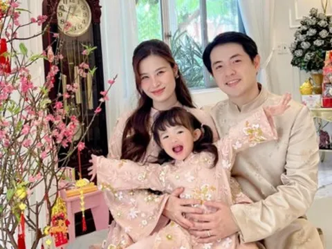 Lễ tình nhân 2024: Đông Nhi thông báo mang thai, Minh Tú khoe ảnh cưới