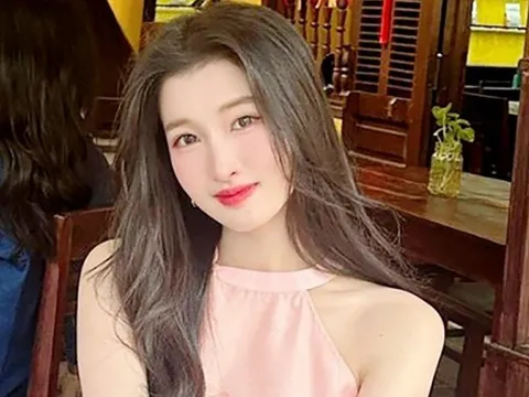 Nhan sắc Á hậu Phương Nhi qua camera thường gây thương nhớ