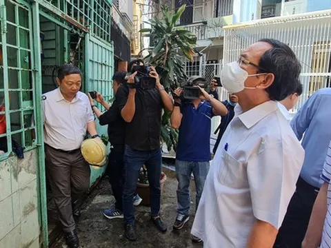 Bí thư TP HCM Nguyễn Văn Nên đến hiện trường vụ cháy làm 4 người chết ở quận 10