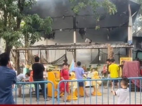 TP.HCM: Cháy khu vui chơi thiếu nhi, nhiều người tháo chạy