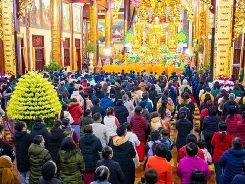 Giám sát việc tổ chức lễ hội dịp Tết Nguyên đán tại chùa Ba Vàng