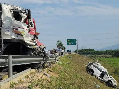 Thủ tướng chỉ đạo khẩn liên quan vụ TNGT đặc biệt nghiêm trọng trên cao tốc Cam Lộ - La Sơn