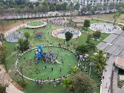 Công viên Thiên văn học đón hàng nghìn người trong ngày đầu mở cửa