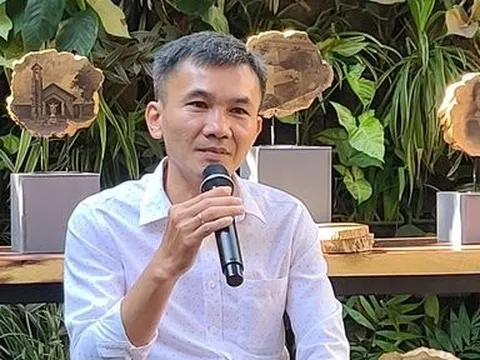 Độc đáo loạt ảnh Buôn Ma Thuột xưa được phóng tác trên gỗ cà phê