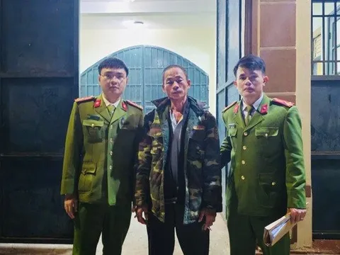 Khởi tố người đàn ông đánh, chửi công an khi bị kiểm tra nồng độ cồn