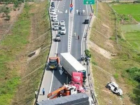 Chủ đầu tư cao tốc nói gì về điểm vuốt nối được cư dân mạng "mổ xẻ" sau tai nạn 3 người chết?