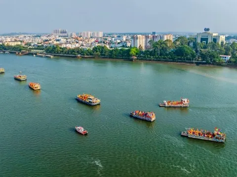 Đồng Nai: Độc đáo Lễ nghinh thần trên sông và đường phố Biên Hoà
