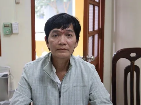 Bắt đối tượng bôi chất phóng xạ để chế thiết bị đánh bạc bịp